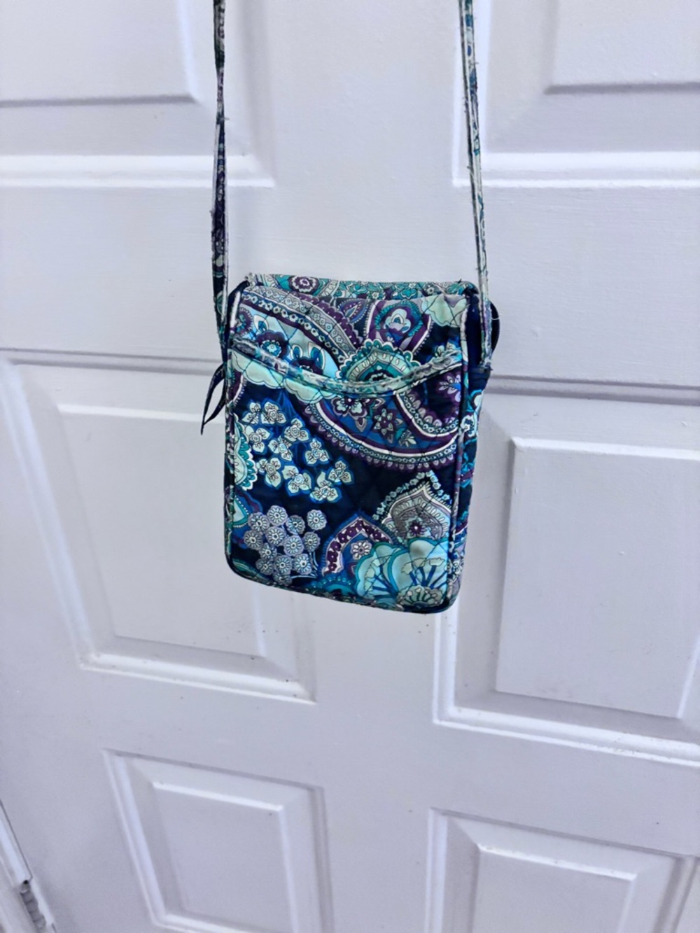 Vera Bradley Green Paisley Quilted Crossbody Bag - Picture 3 of 7